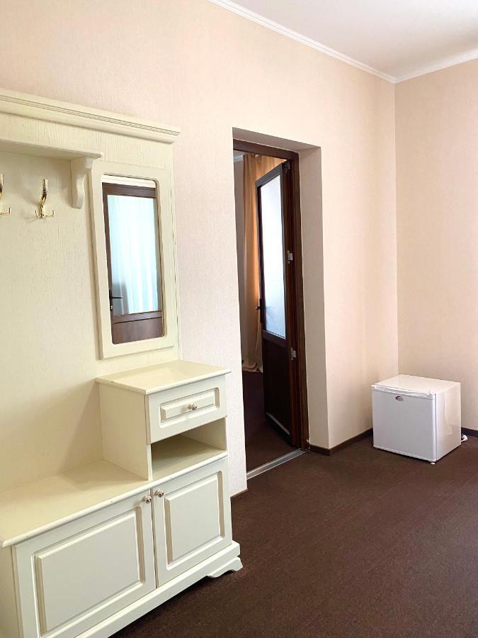 New Continent Hotel Bushtyno Ngoại thất bức ảnh