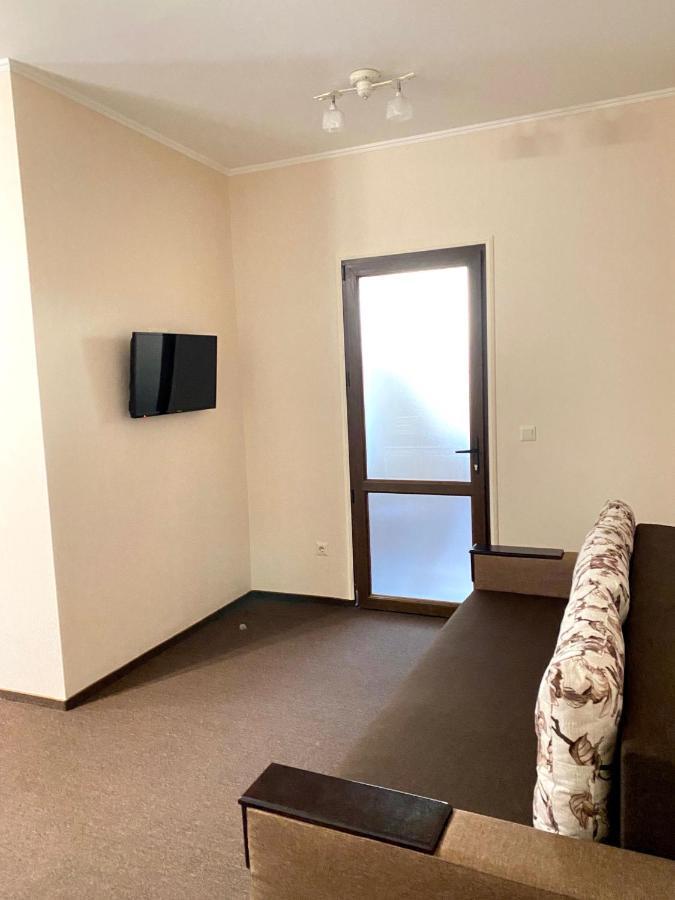 New Continent Hotel Bushtyno Ngoại thất bức ảnh