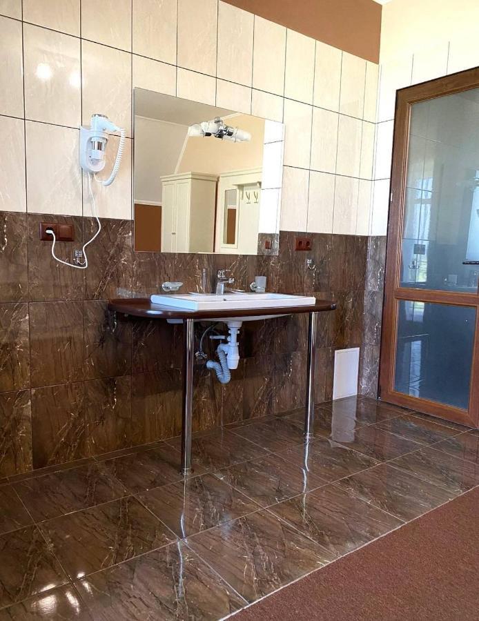 New Continent Hotel Bushtyno Ngoại thất bức ảnh