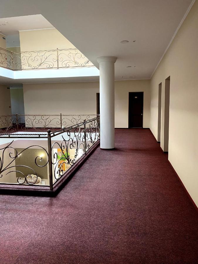 New Continent Hotel Bushtyno Ngoại thất bức ảnh