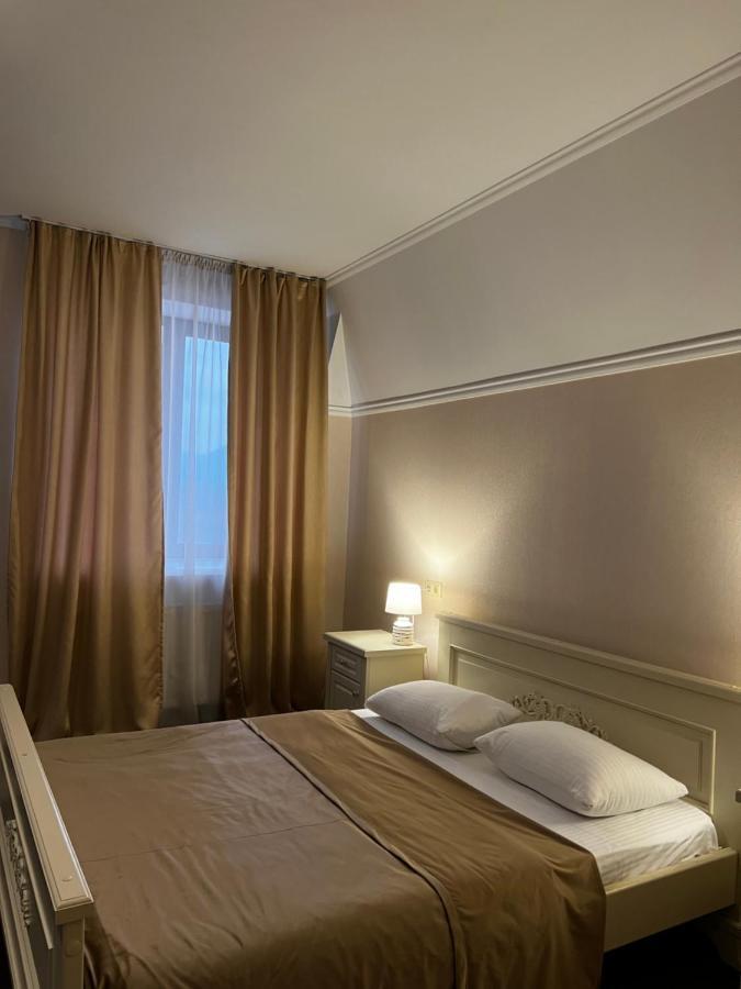 New Continent Hotel Bushtyno Ngoại thất bức ảnh